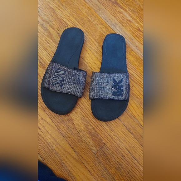 Michael Kors Black and Gold Slide Sandals Women Sz 8 Velcro ( Bag C) - Picture 1 of 7